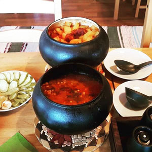 Борщ, супчики с гренками, солянка